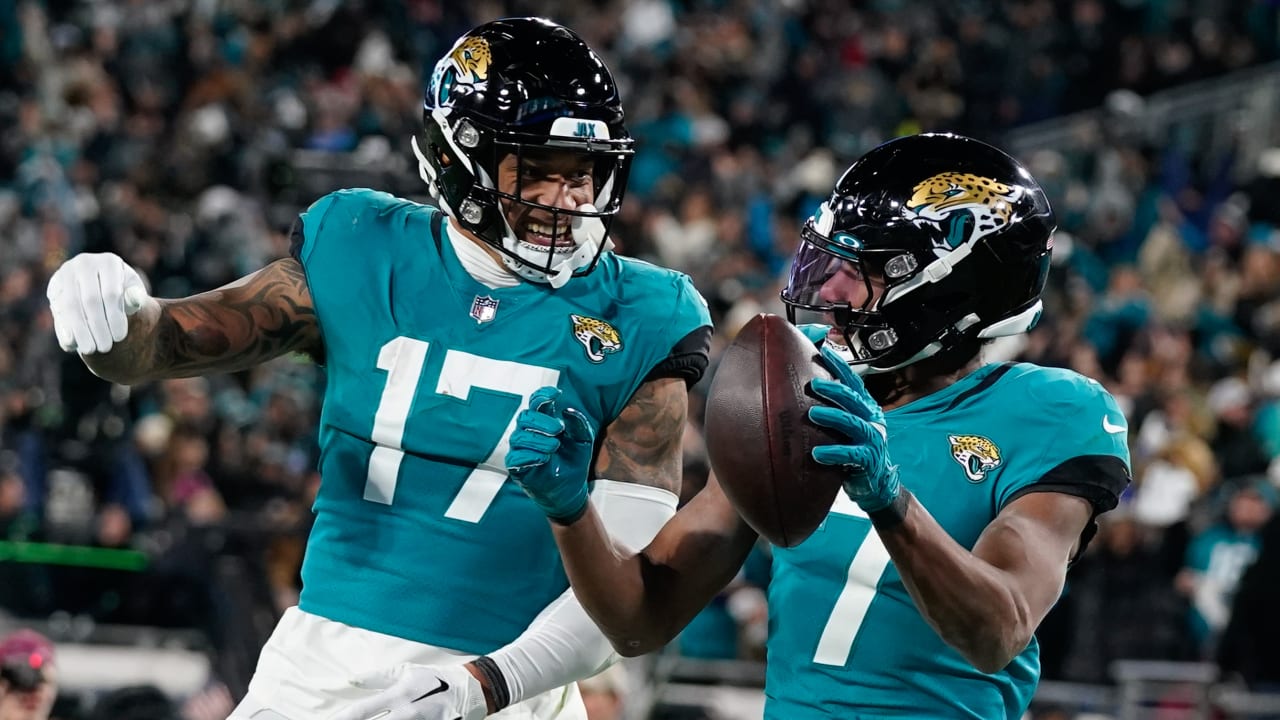 Jacksonville Jaguars wide receiver Zay Jones (7) in action during an NFL  football game against the