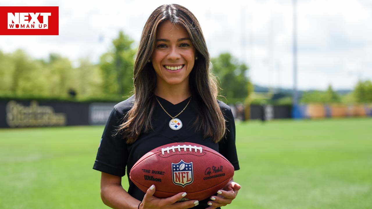 María Rodríguez, directora de contenido internacional de los Pittsburgh Steelers