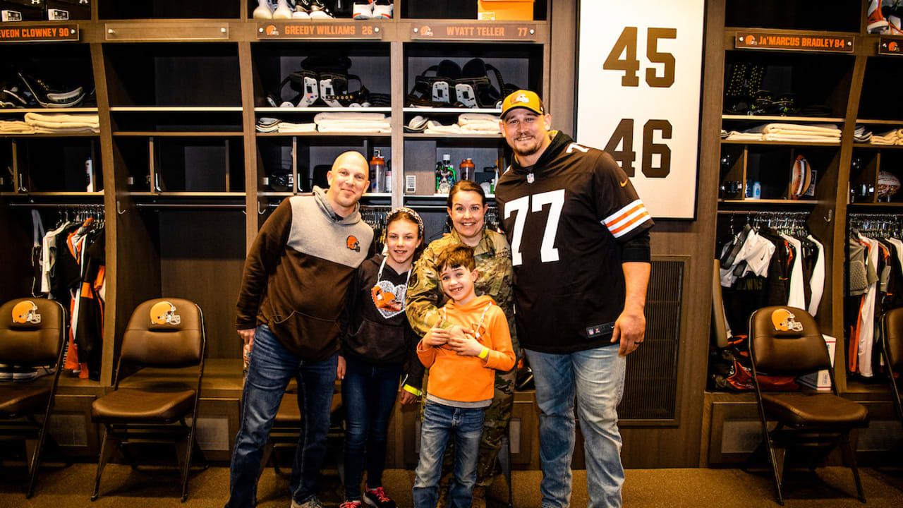 The Ohio National Guard: Cleveland Browns 'salute' military