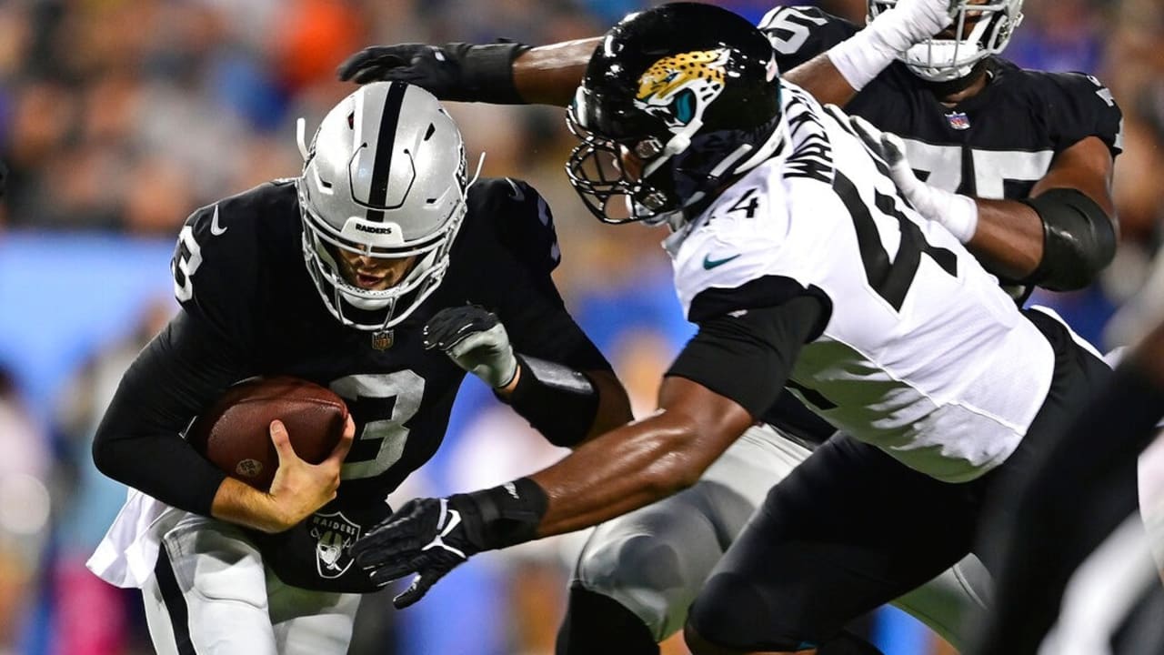 Travon Walker goes in for a sack in his first preseason game. 