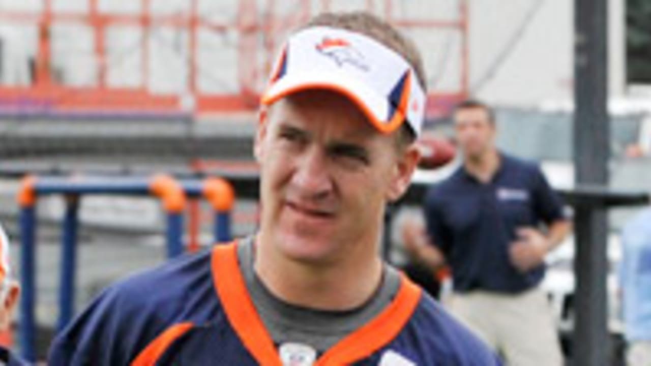 Peyton-Manning-3-sl-130728.jpg