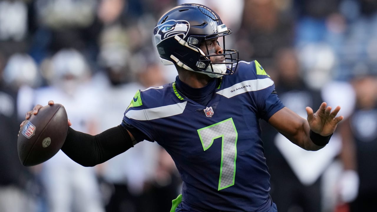 Geno Smith's 2nd TD pass to Tyler Lockett lifts the Seahawks to a 37-31 OT  win over the Lions - ABC News