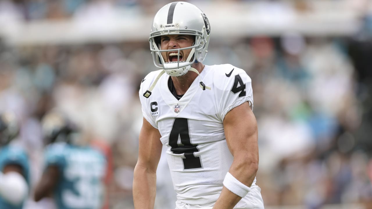 Saints 'want to get something done with Derek Carr', per report