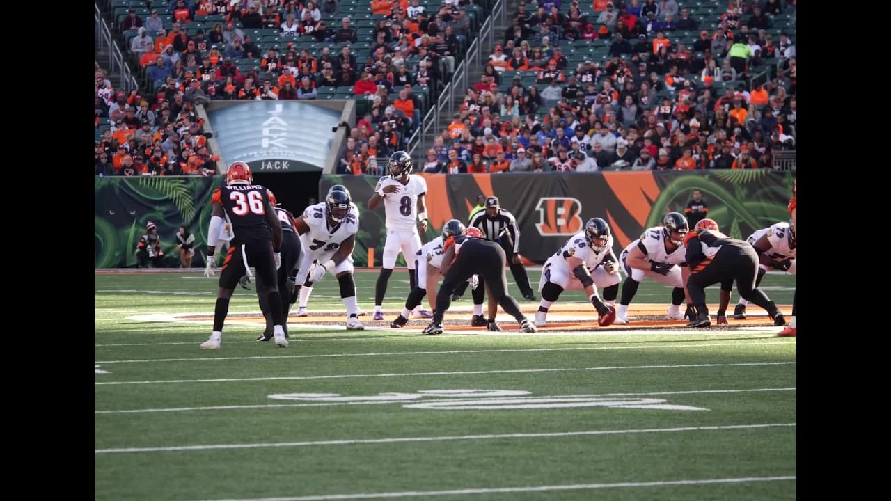 Field view of Lamar Jackson's amazing spinmove touchdown run