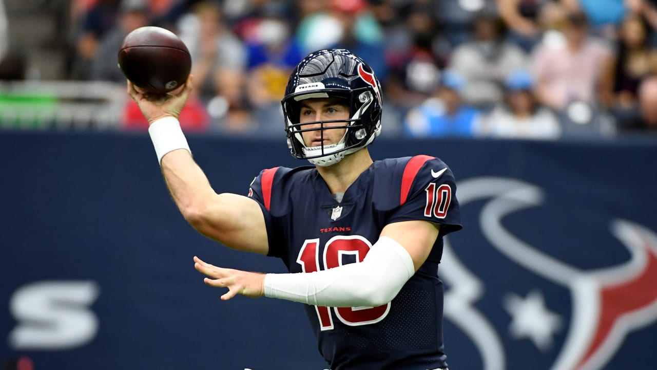 Houston Texans quarterback Davis Mills flashes Aaron Rodgers-like accuracy  on a 27-yard pass to tight end Brevin Jordan
