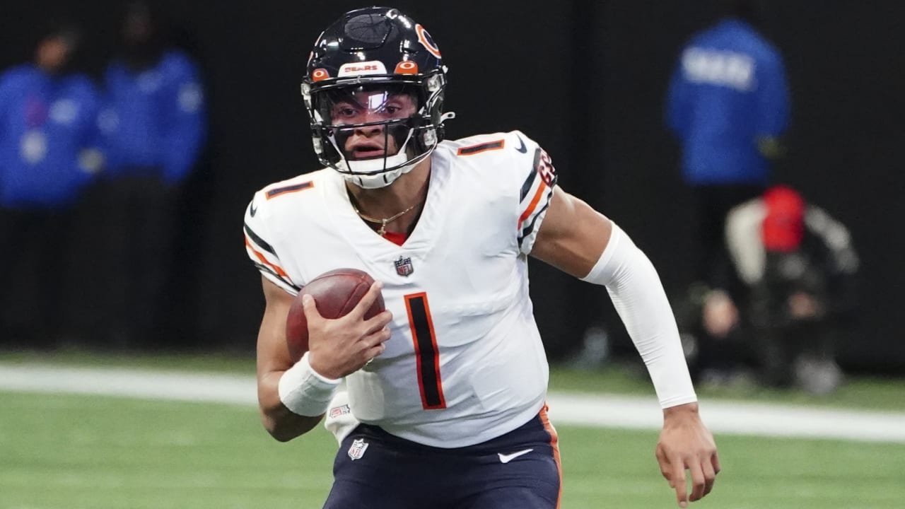 Bears QB Fields has X-rays on left shoulder following loss - The San Diego  Union-Tribune