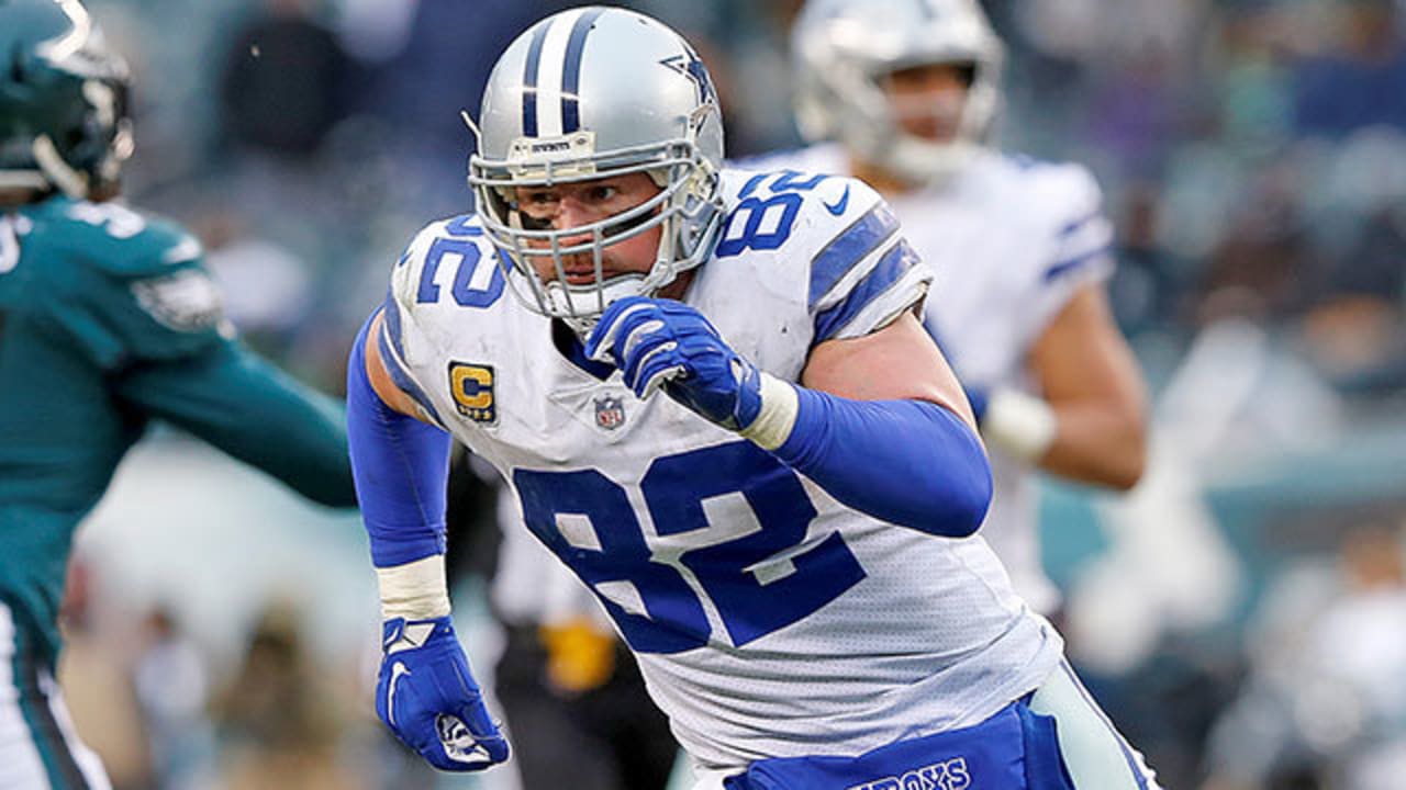 Dallas Cowboys tight end Jason Witten (82) walks the sidelines during an  organized team activity at its NFL football training facility in Frisco,  Texas, Wednesday, May 29, 2019. (AP Photo/Ron Jenkins Stock