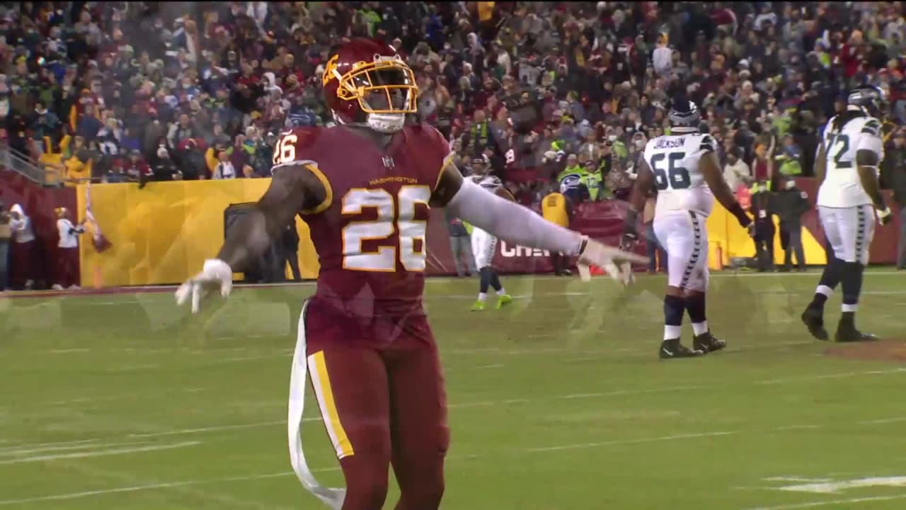 Washington Redskins strong safety Landon Collins (20) and New York