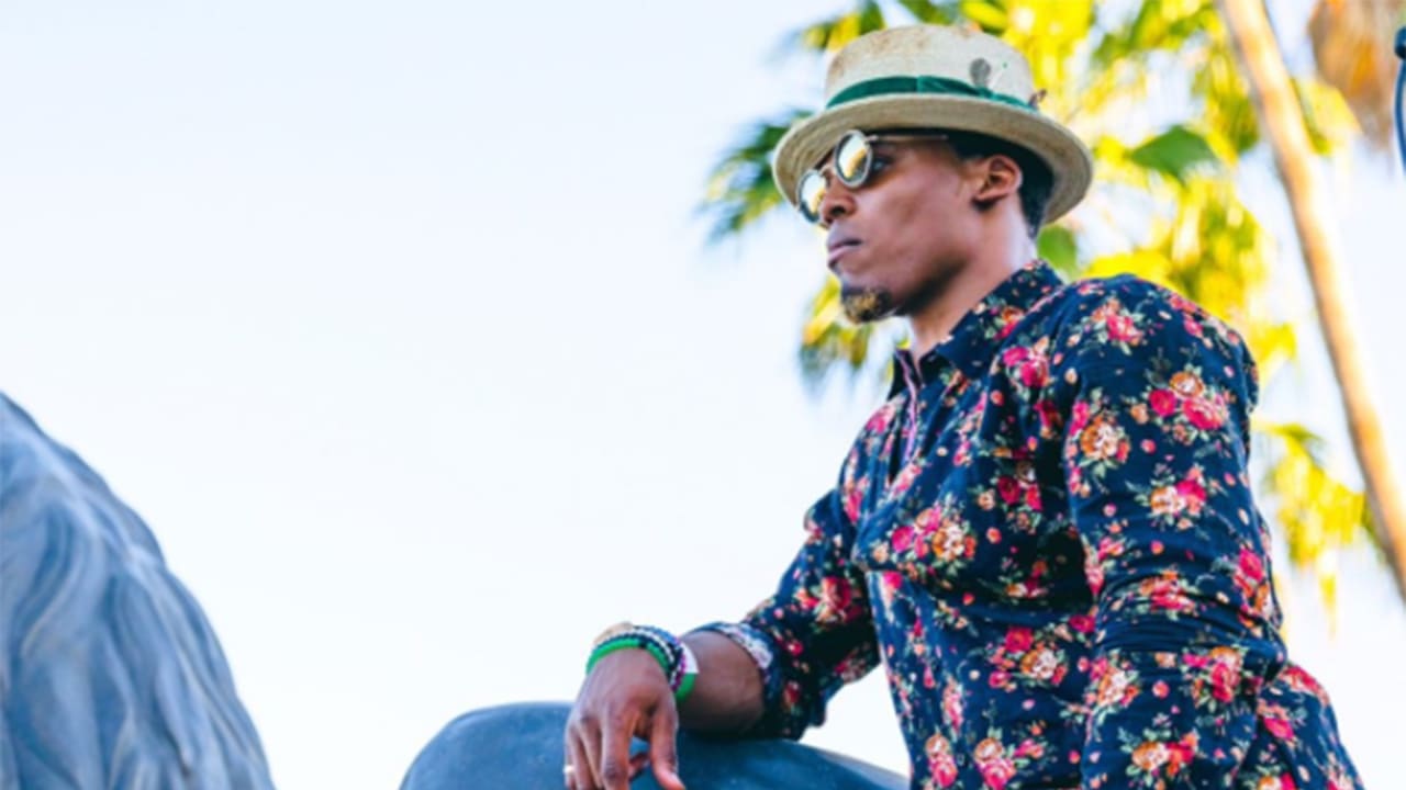 Your guide to crafting the perfect NFL Coachella crew(02)