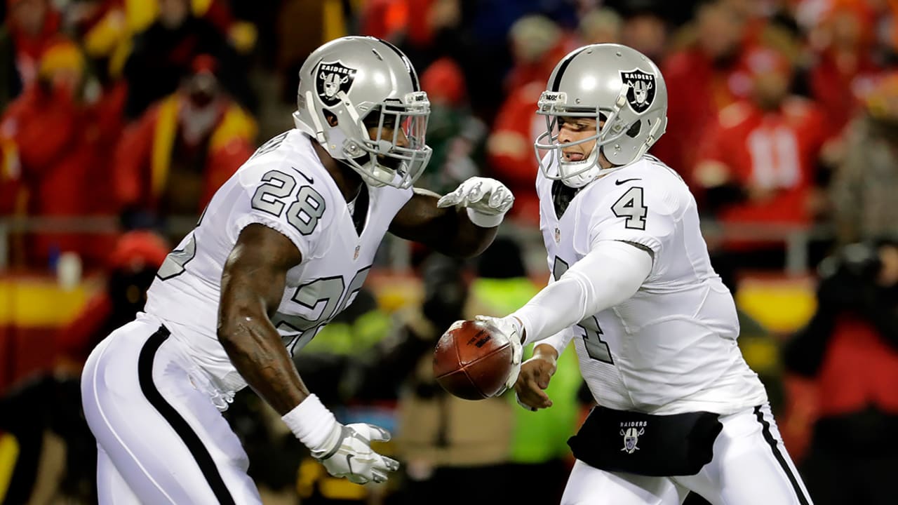 carr-murray-170228-sl