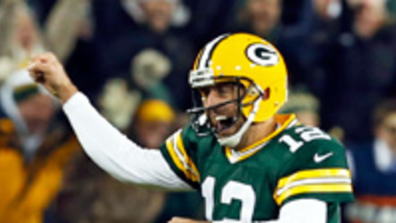 Aaron-Rodgers-Celebrating-SL-141109