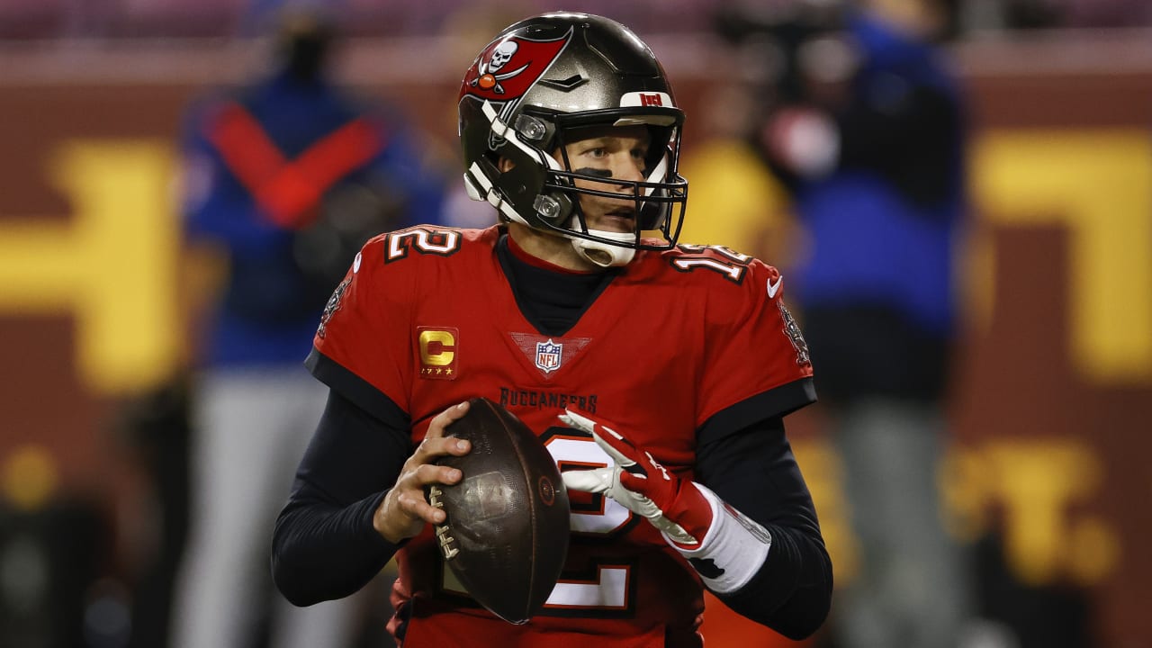 Reports: Buccaneers' Tom Brady played 2020 season on torn MCL