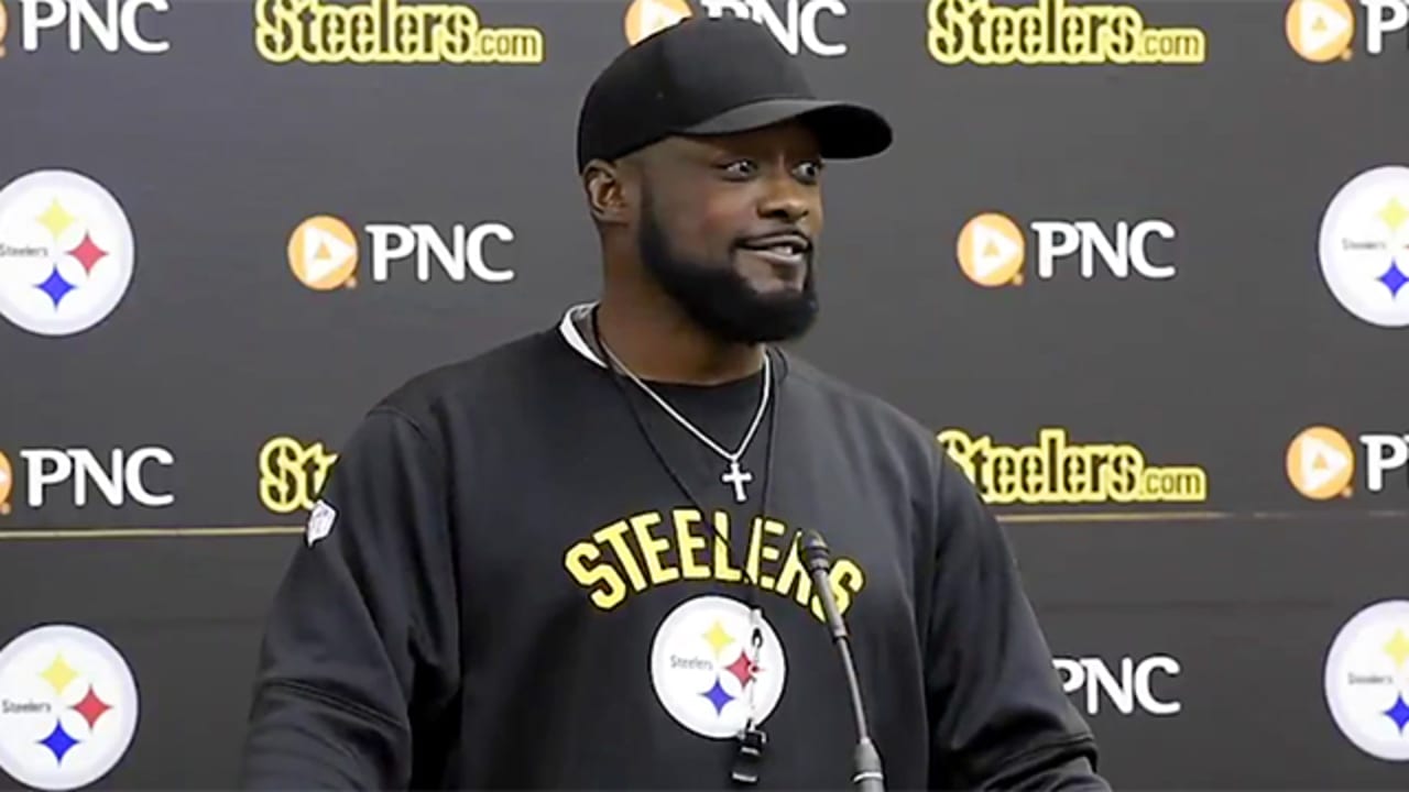 Pittsburgh Steelers head coach Mike Tomlin walks out of press conference  after question on running back Le'Veon Bell