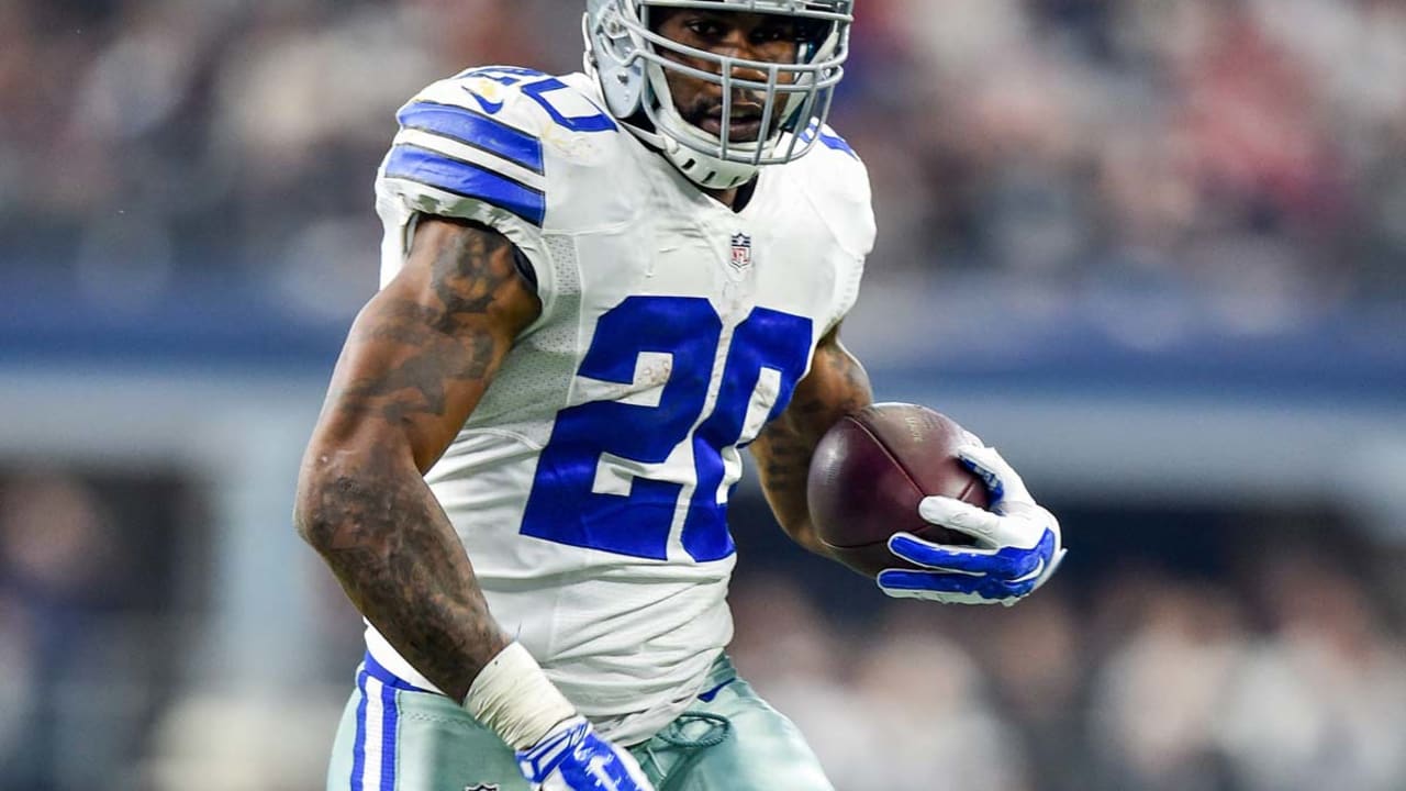 Cowboys' Darren McFadden injures elbow trying to save cell phone