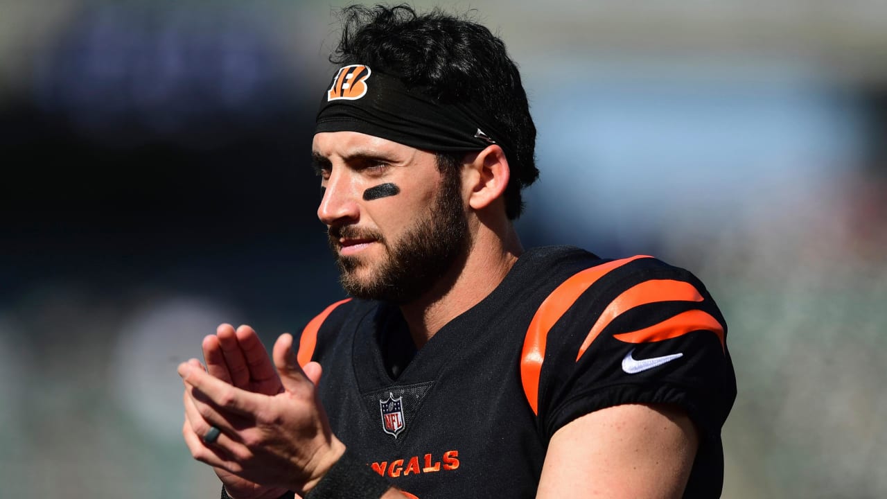 Cincinnati Bengals quarterback Brandon Allen (8) hands the ball