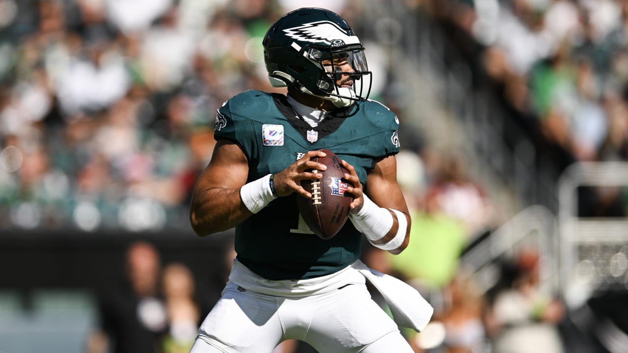 Can't-Miss Play: Philadelphia Eagles quarterback Jalen Hurts launches  go-ahead 28-yard TD pass to wide receiver A.J. Brown in fourth quarter