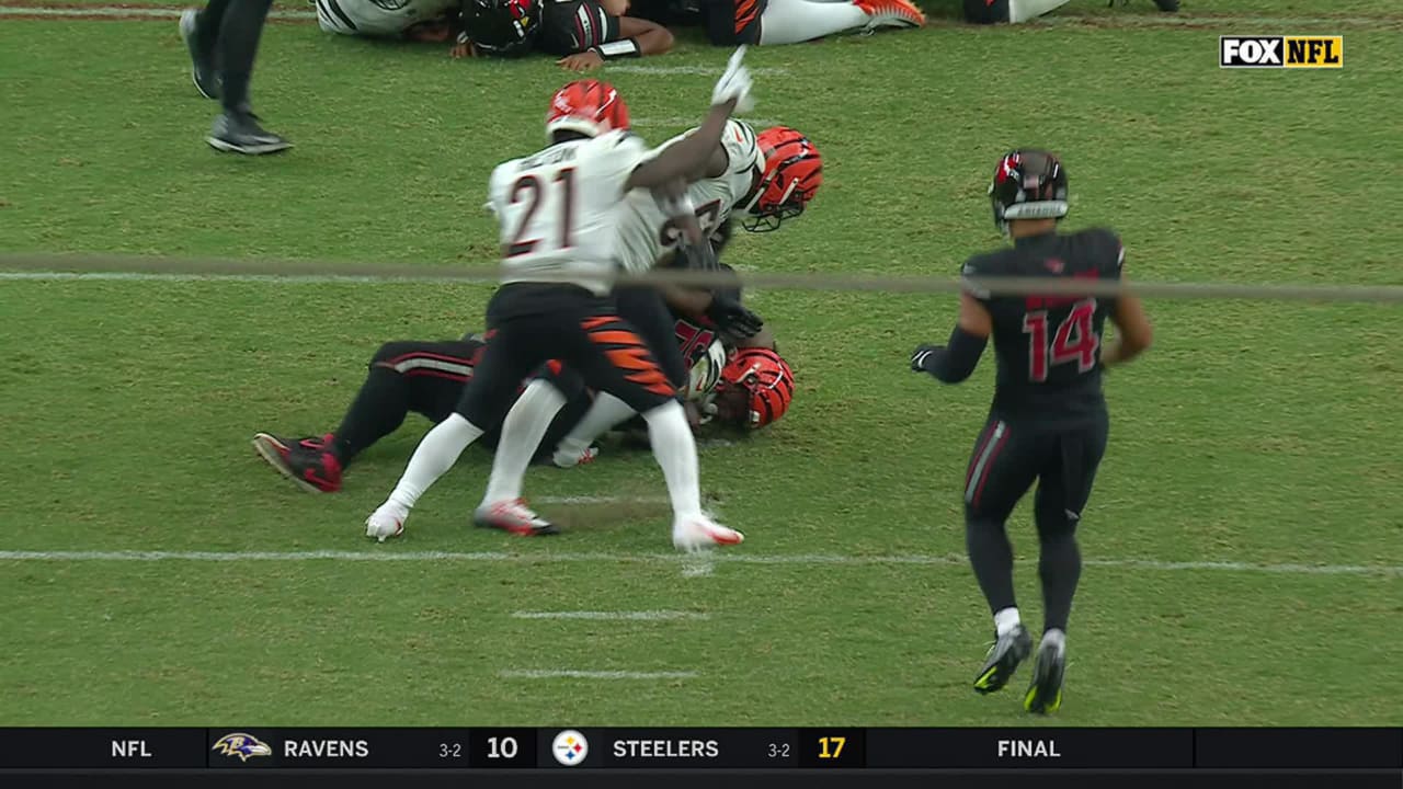 Cincinnati Bengals - Hendrickson starts the half with a sack