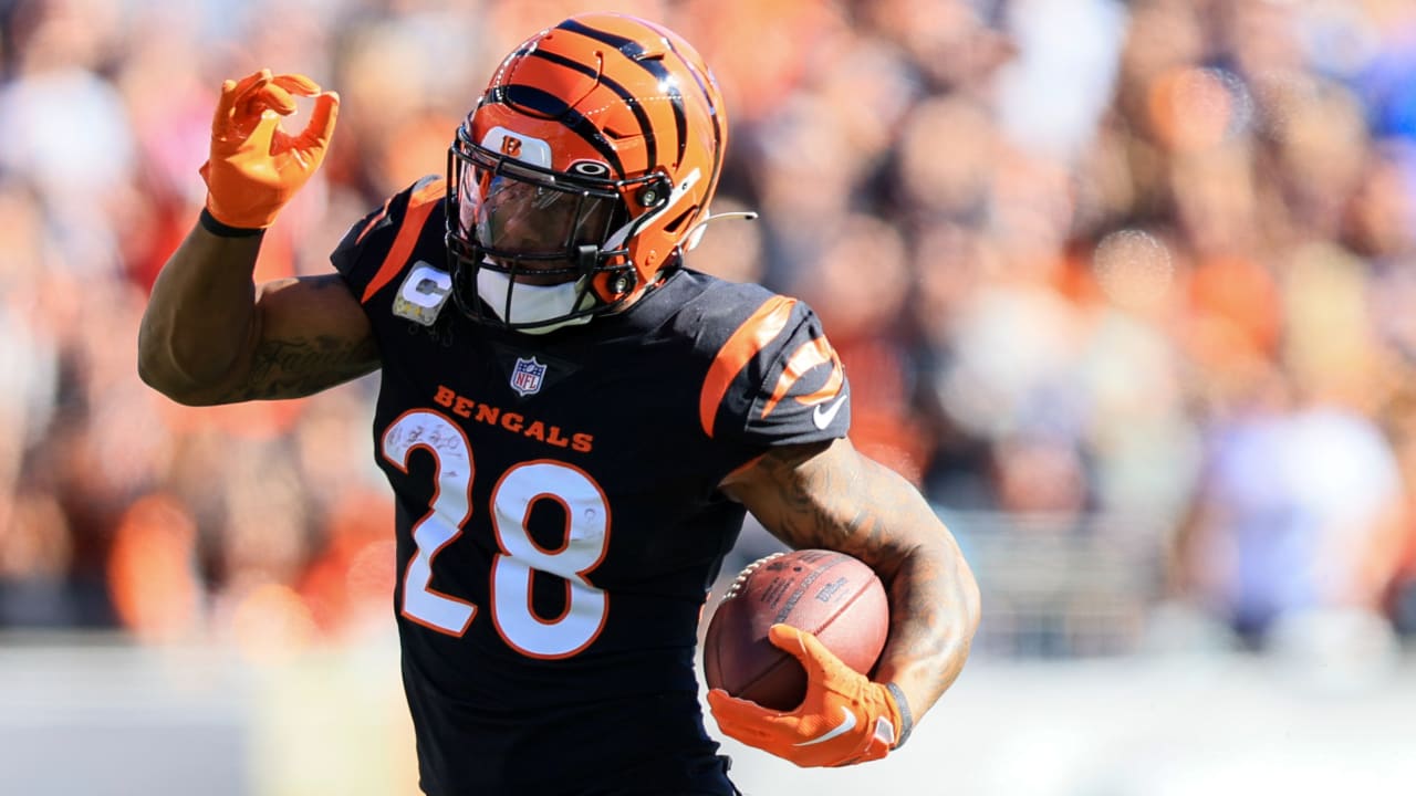 Is Joe Mixon playing tonight vs Panthers in Week 9?