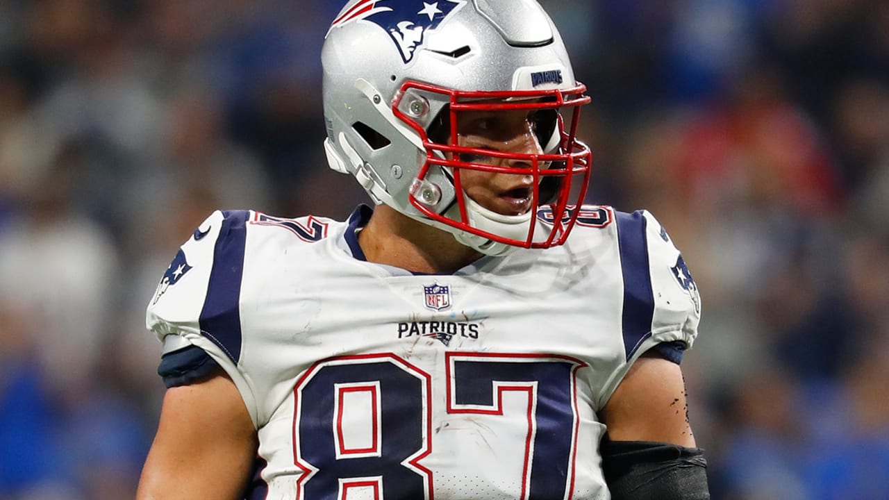 gronk-181002-sl.jpg