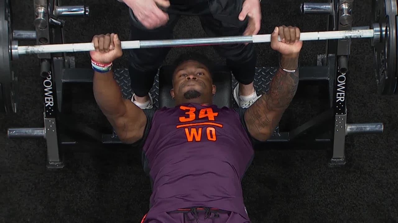 Ole Miss wide recever D.K. Metcalf puts up 27 REPS on bench press at