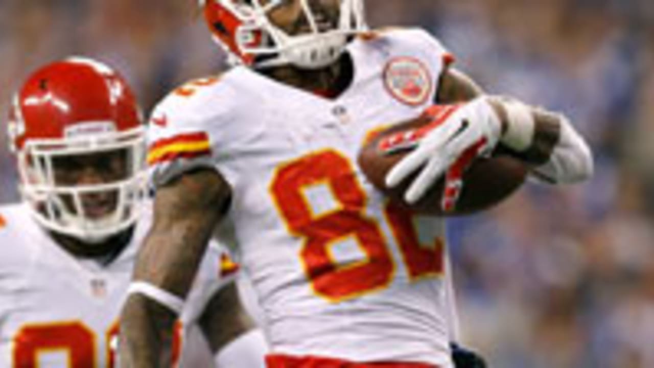 dwayne-bowe-140815-spot.jpg