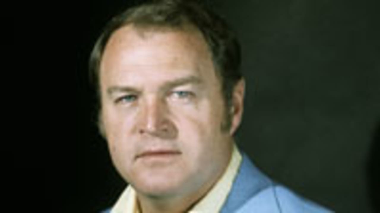 Chuck Noll, Coach of Steelers' 1970s Dynasty, Dies at 82 - The New York  Times