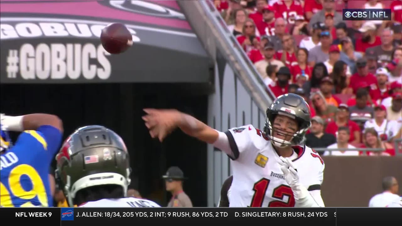 Tampa Bay Buccaneers quarterback Tom Brady uncorks 30-yard deep ball TD to Julio  Jones