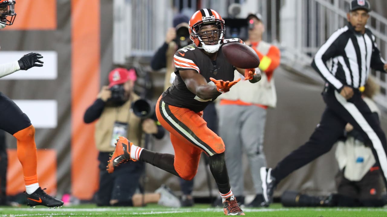 Browns WR Amari Cooper blasts his intercepted pass on trick play