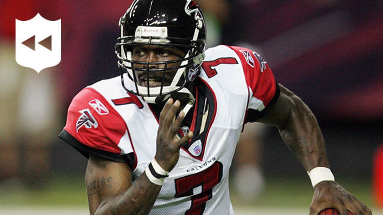 NFL Throwback: Former NFL quarterback Michael Vick career highlights