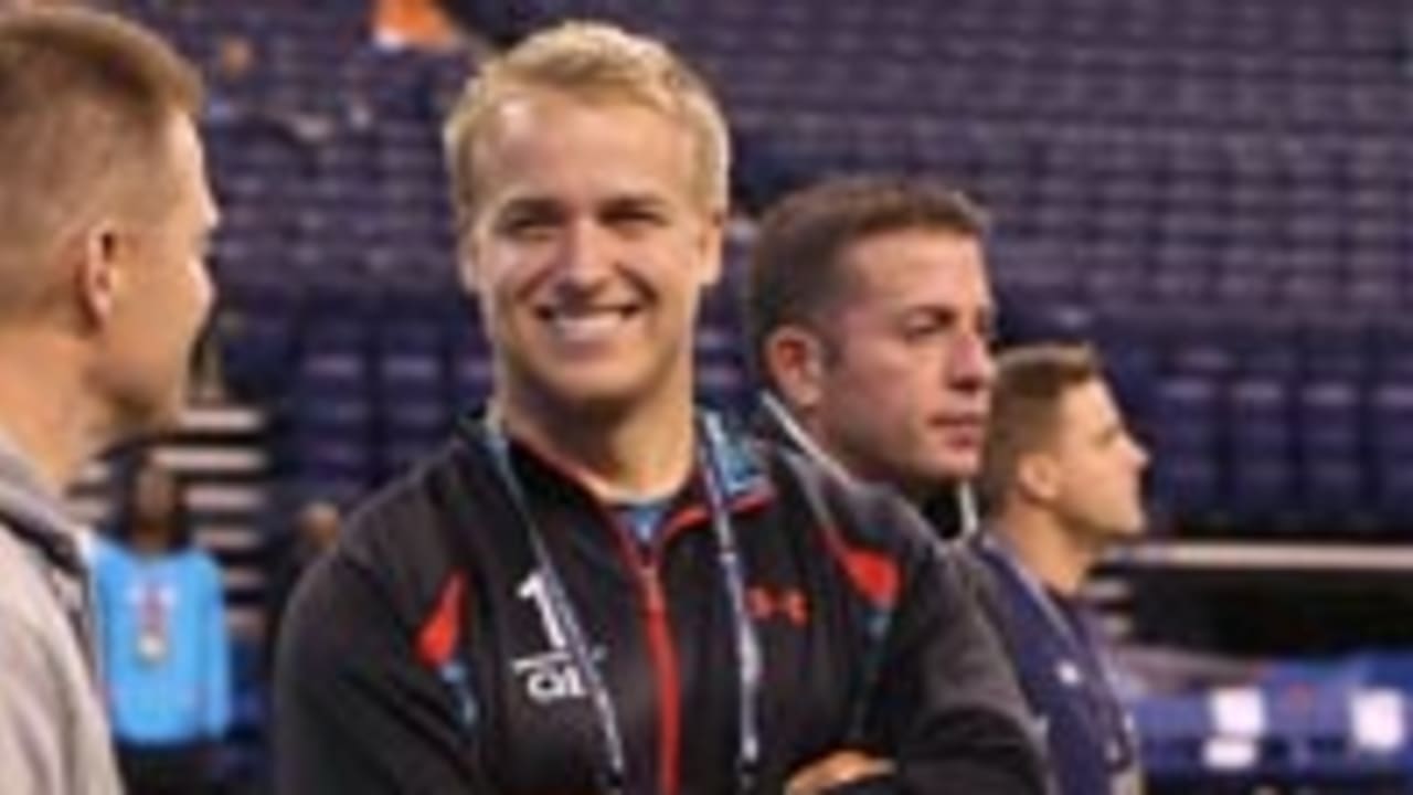 Matt-Barkley-130224-Spot.jpg