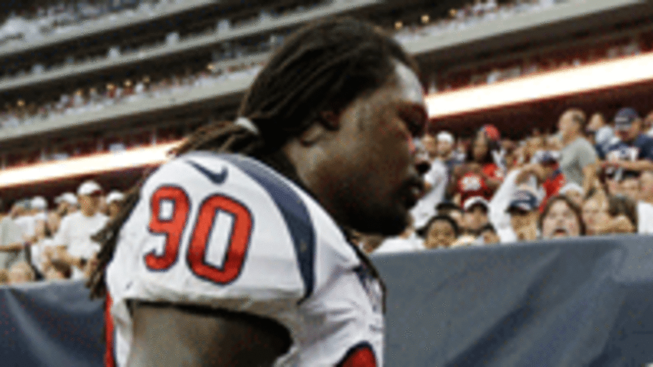 jadeveon-clowney-spot_141005.jpg