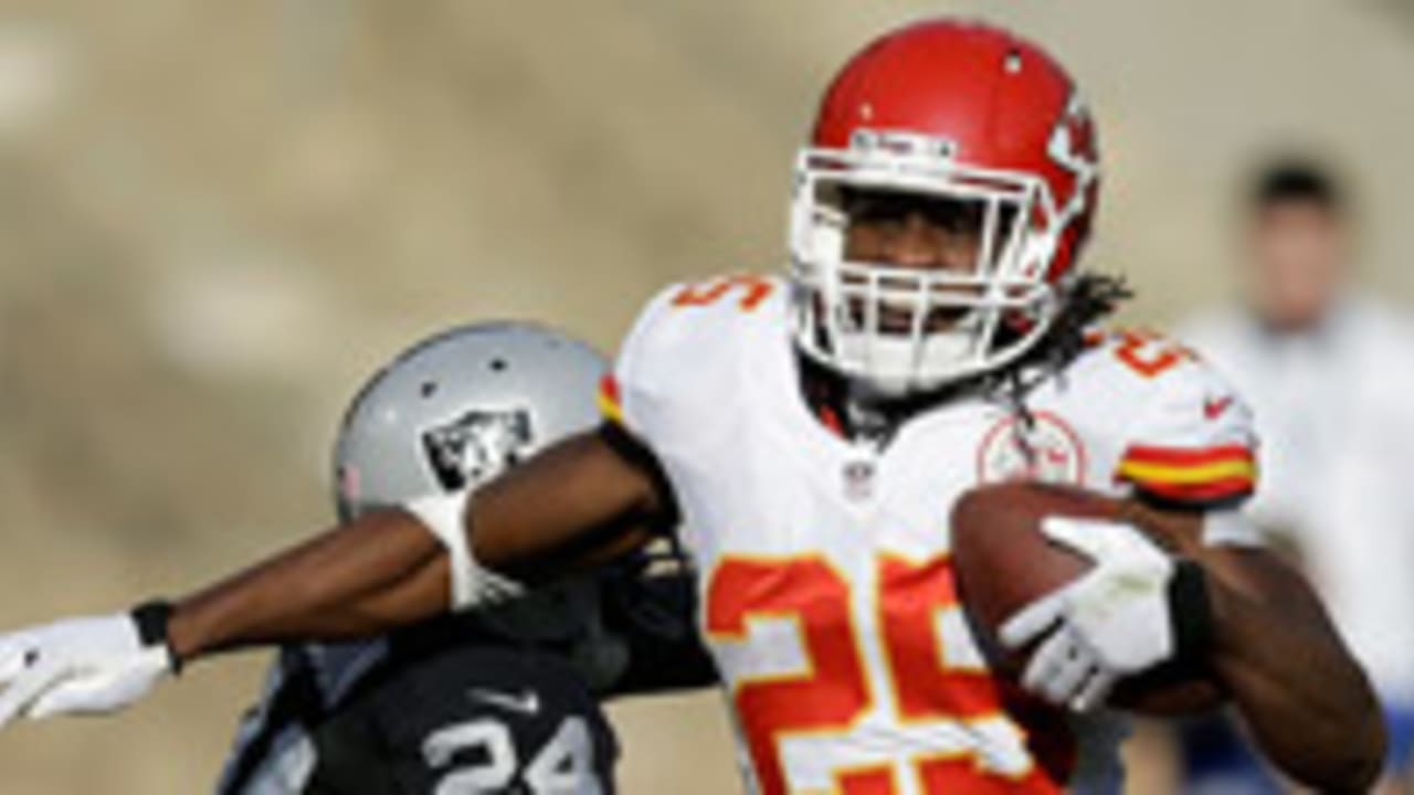 Kansas City Chiefs romp past Oakland Raiders to clinch AFC West