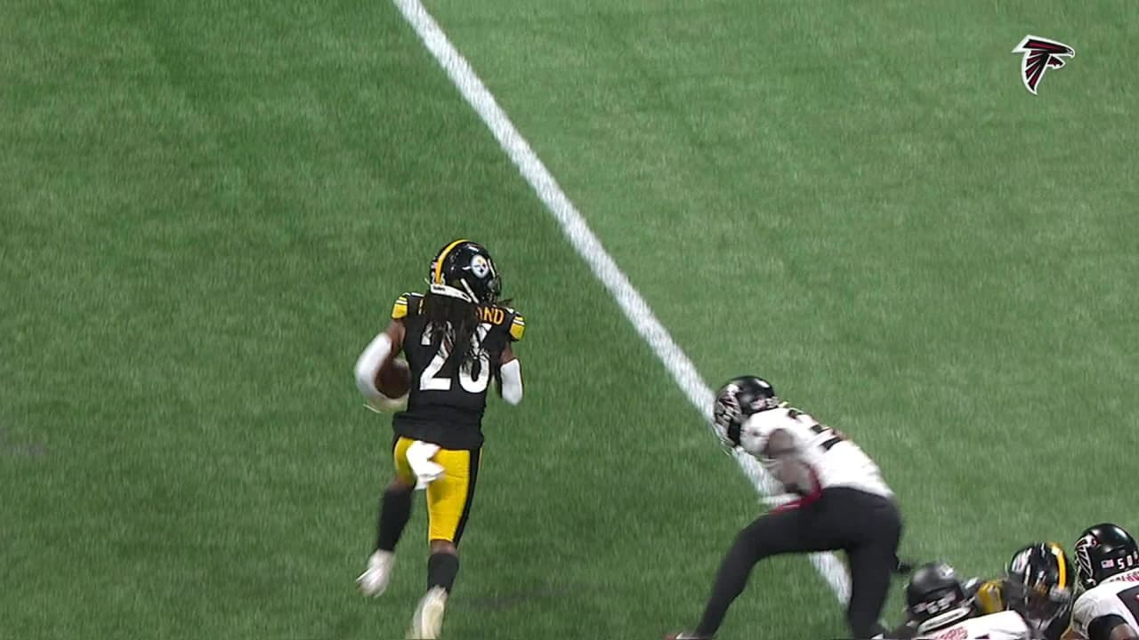 Pittsburgh Steelers running back Anthony McFarland bursts to the