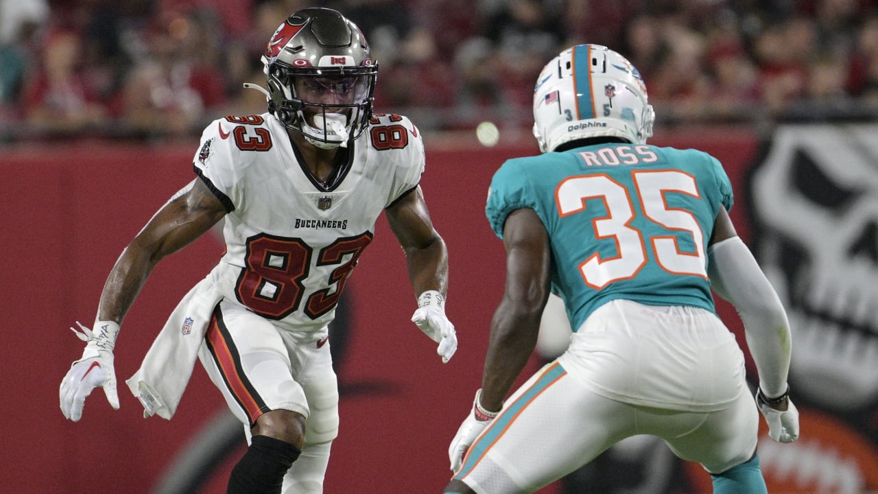 TAMPA, FL - AUGUST 11: Tampa Bay Buccaneers wide receiver Deven Thompkins ( 83) runs with the ball