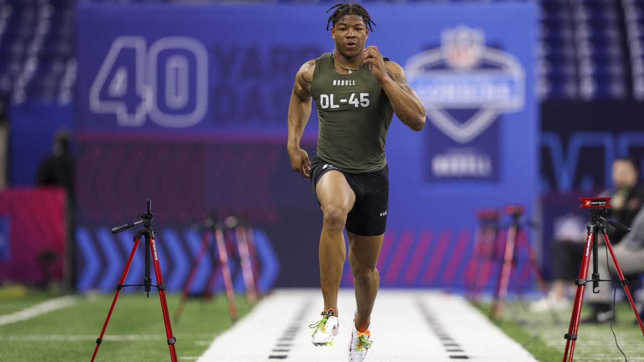 Defensive Linemen Run the 40-Yard Dash at 2023 NFL Combine: Nolan Smith  Runs 4.39 Officially 