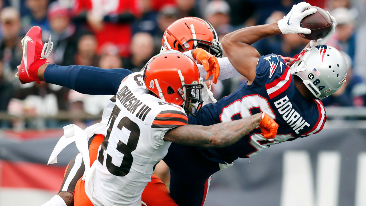 Can't-Miss Play: New England Patriots wide receiver Kendrick Bourne soars  over two Browns to snag quarterback Mac Jones' 23-yard TD dime