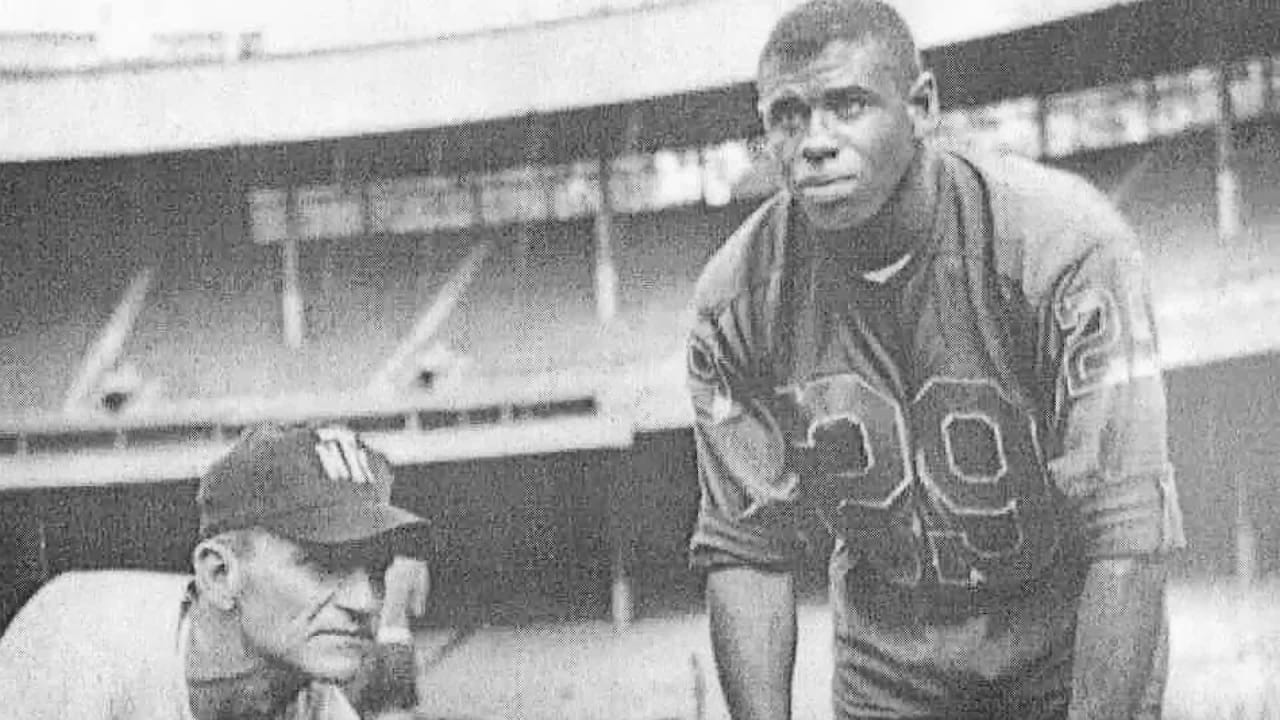 Emlen Tunnell: the first black player in the Pro Football Hall of Fame