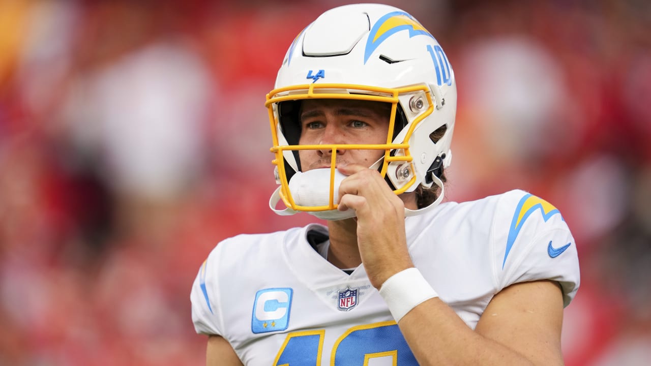 Chargers QB Justin Herbert (ribs) questionable to play Sunday vs