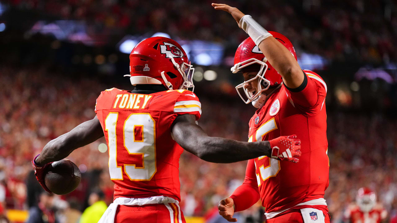 Chiefs-Chargers Thursday Night Football game kicks off first year