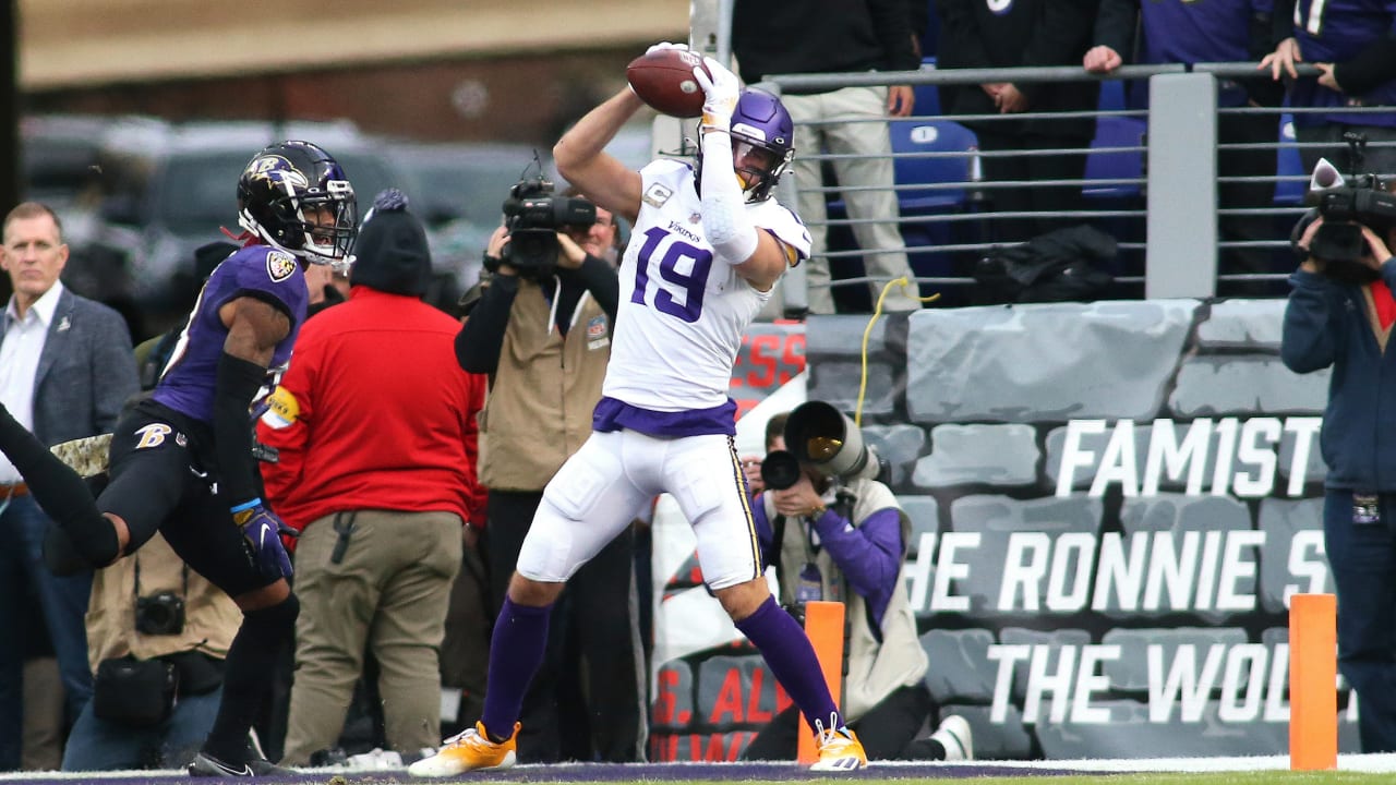 Minnesota Vikings Quarterback Kirk Cousins Finds Wide Receiver Adam ...