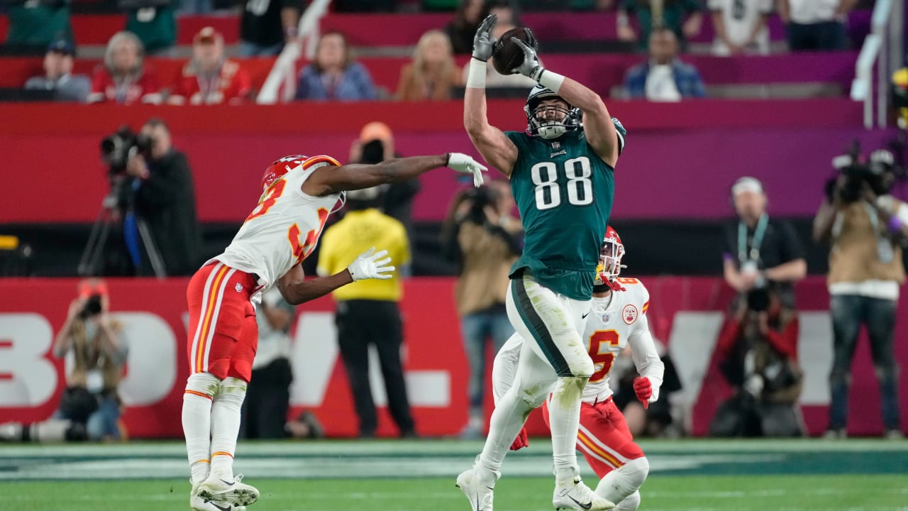 Eagles TE Dallas Goedert did a Lambeau Leap, and one Packers fan