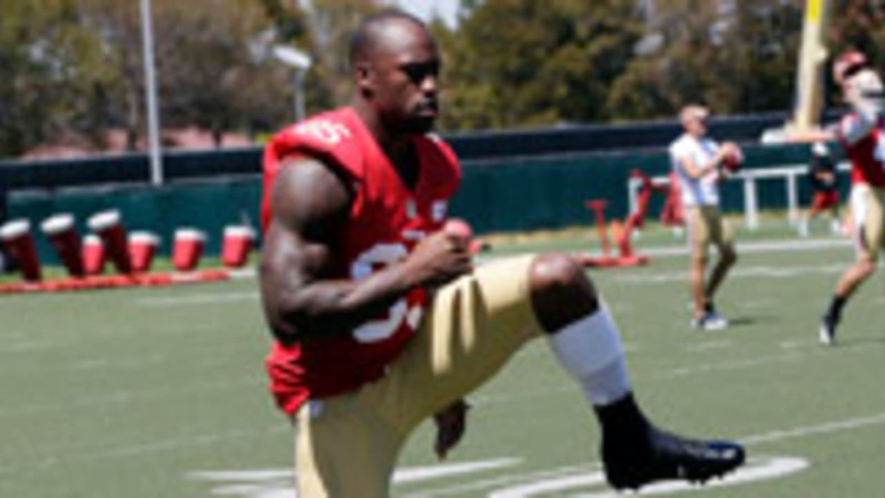 Vernon-Davis-sl-130728.jpg