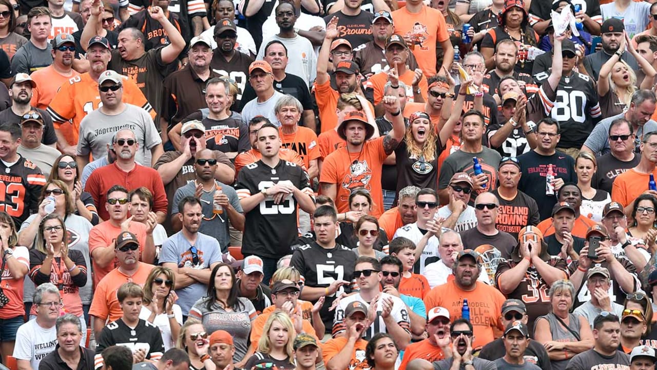 browns-fans-161102-sl.jpg