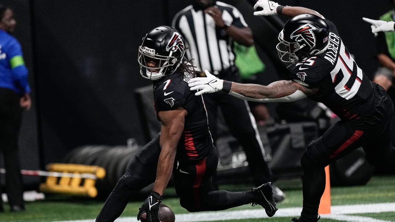 WATCH Falcons RB Bijan Robinson scores first NFL TD