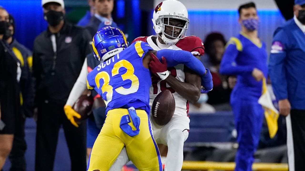 Detailed view of the NFL Crucial Catch towel worn by Los Angeles Rams  safety Nick Scott (33) during an NFL football game against the Arizona  Cardinals Stock Photo - Alamy