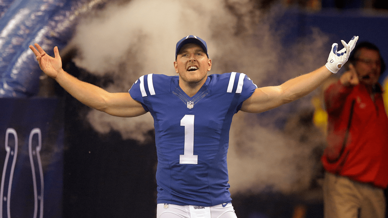 Pat McAfee signs contract with WWE