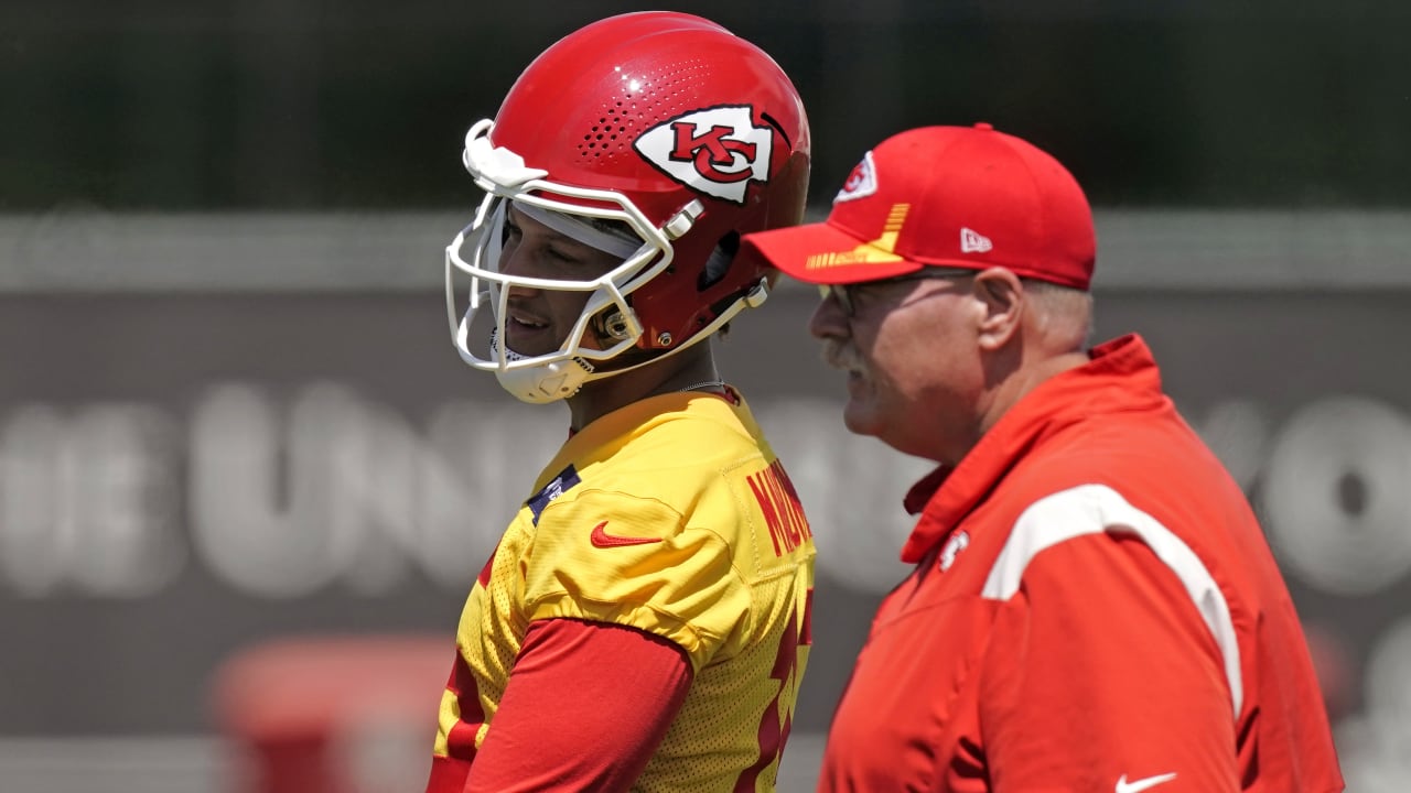 Chiefs bringing back wide receiver Tajae Sharpe for 2021 - Arrowhead Pride