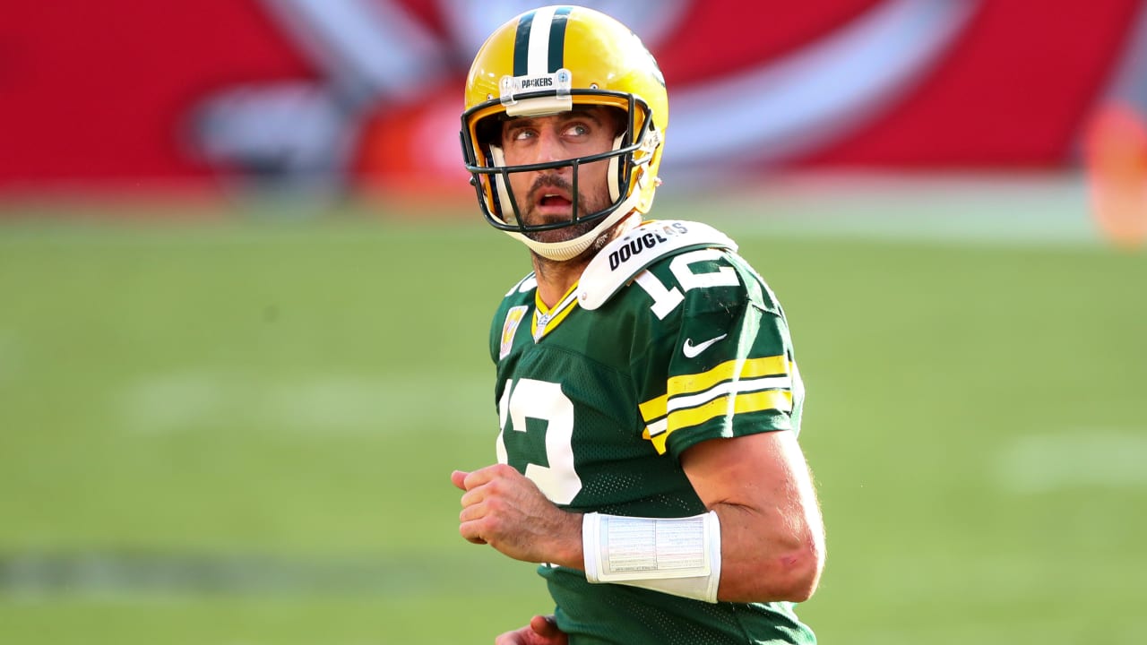 The Steelers have a dilemma if Aaron Rodgers comes to Pittsburgh