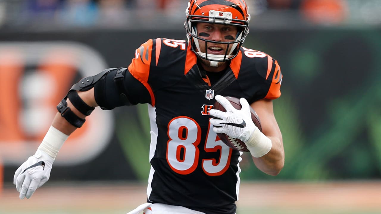 Tyler Eifert Could Miss Season Opener Due to Surgery?