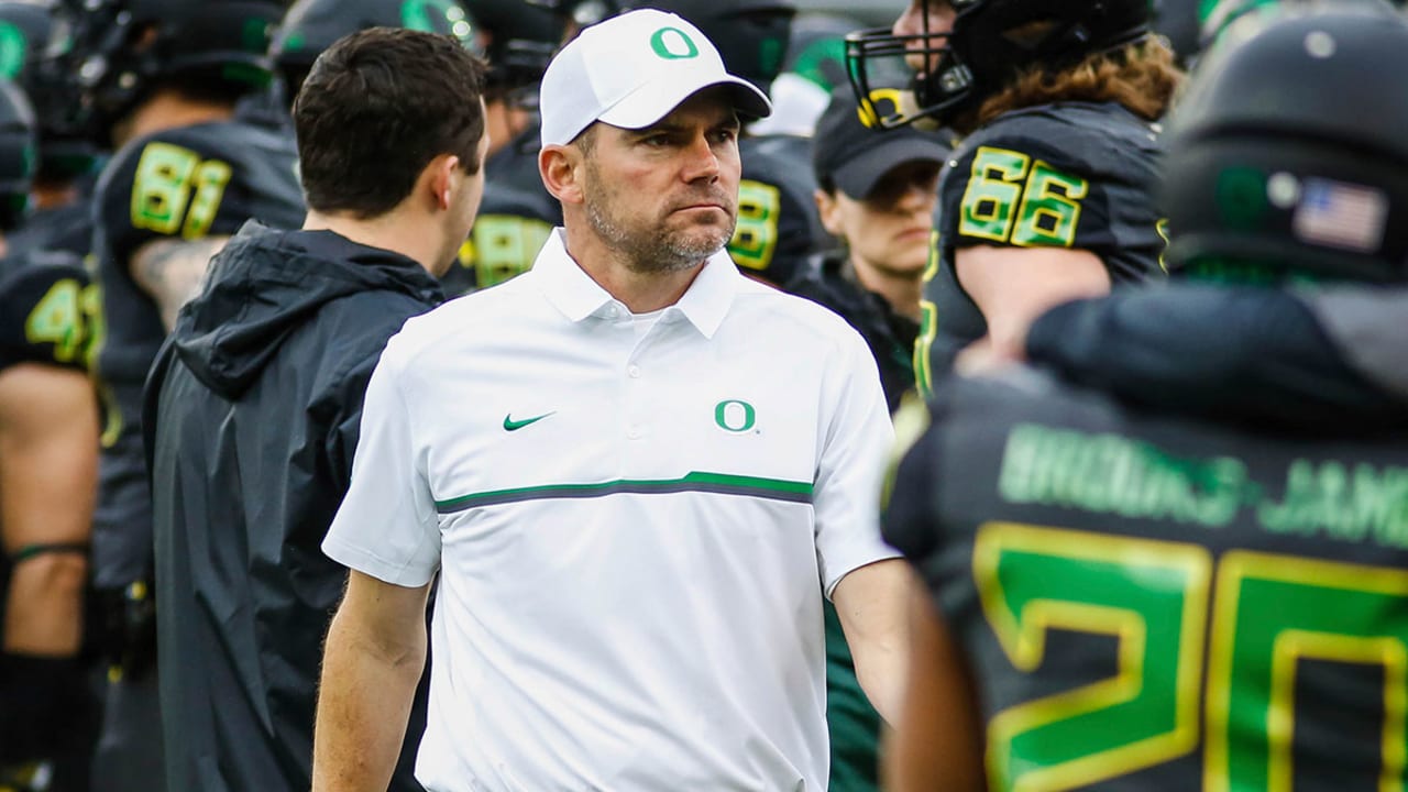 Oregon fires head coach Mark Helfrich after four seasons